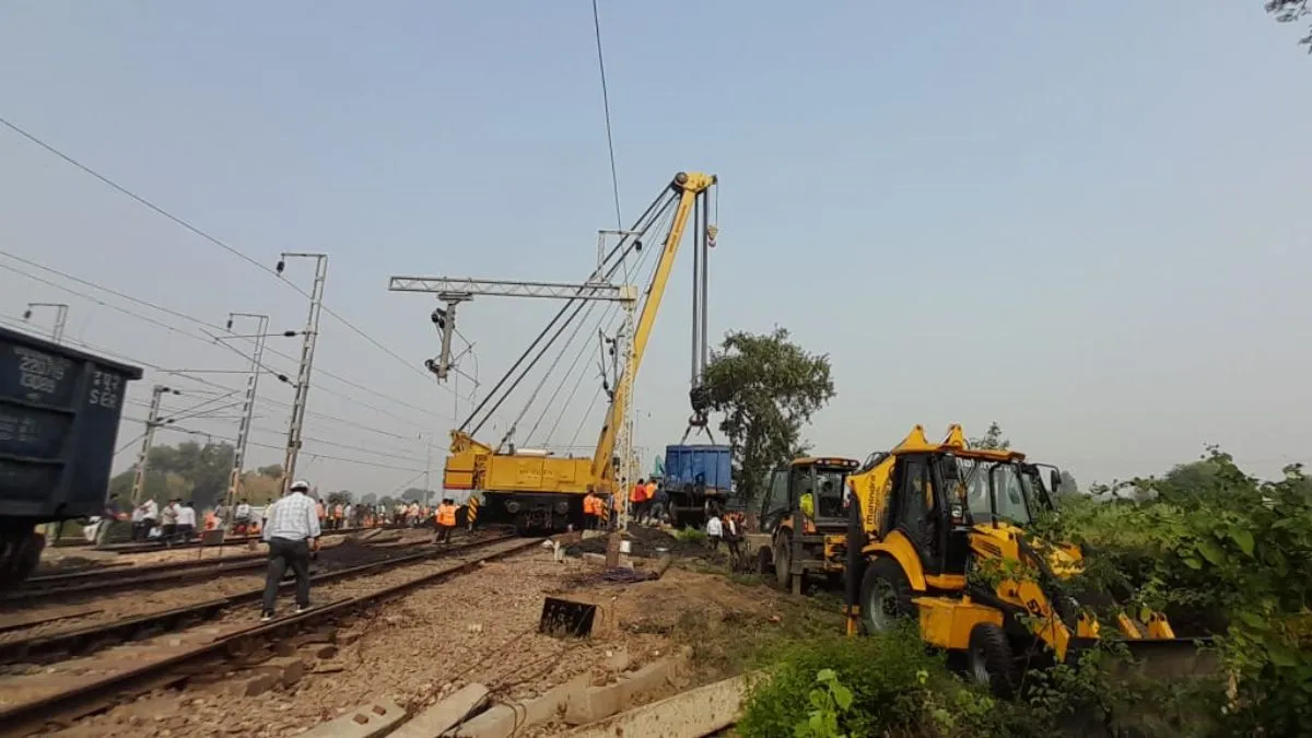 मथुरा मालगाड़ी हादसे पर आया बड़ा अपडेट, यात्रियों को मिली राहत; अप रूट पर ट्रेनों का संचालन शुरू